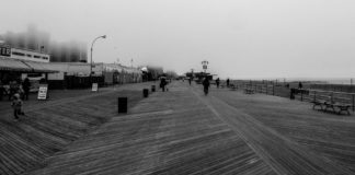 Riegelmann Boardwalk, Coney Island - New-York
